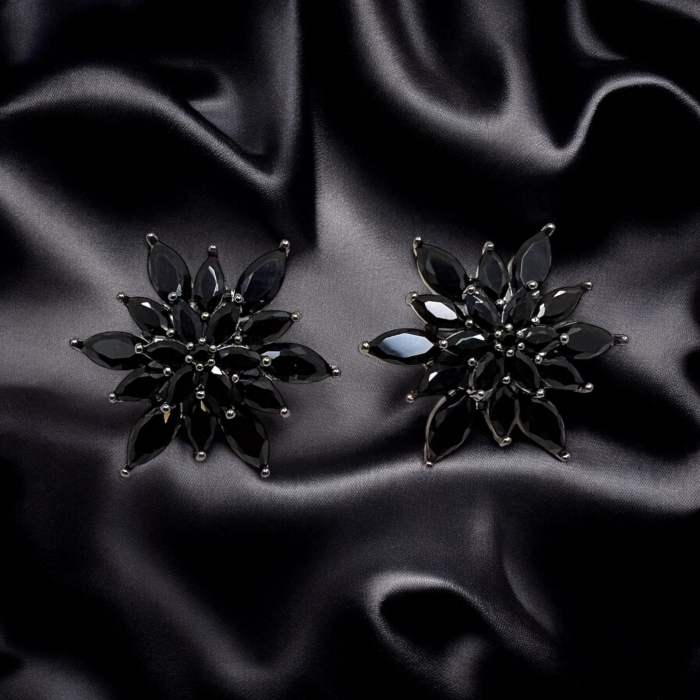 Czarne kolczyki kwiatki