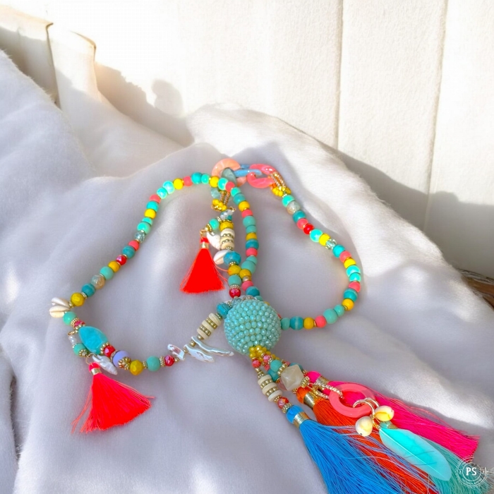 Długi naszyjnik neon