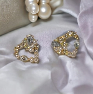 Kolczyki serca z pereł.jpeg