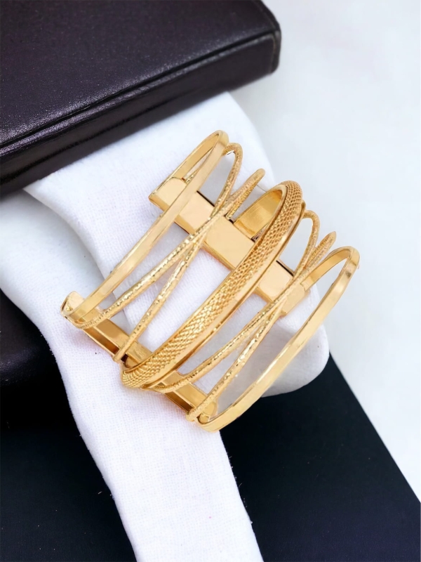 Złota szeroka bransoleta.jpeg