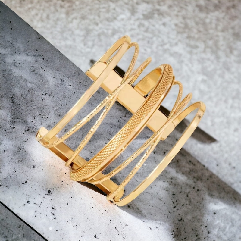 Złota bransoletka szeroka.jpeg