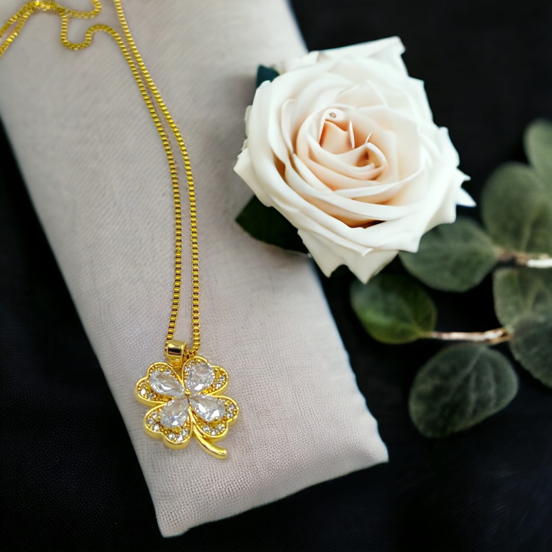 Koniczynka na łańcuszku.jpeg