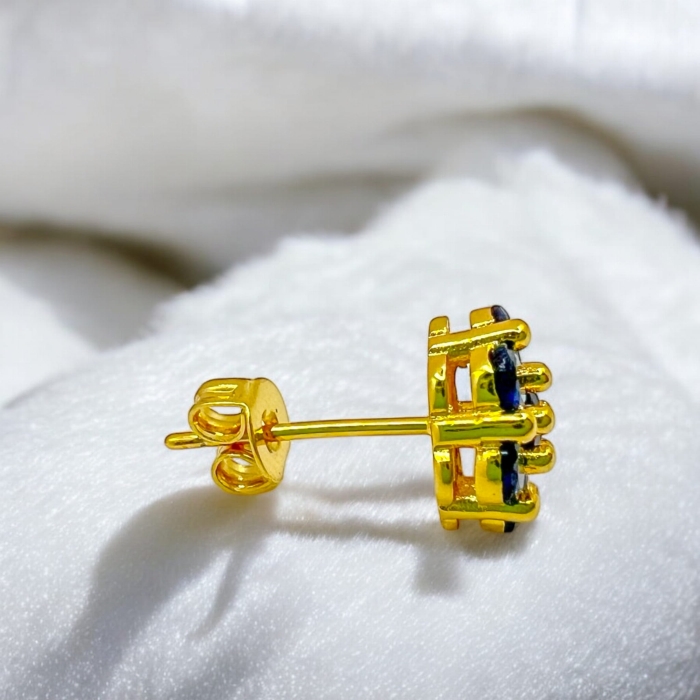 Kolczyki z granatowym oczkiem